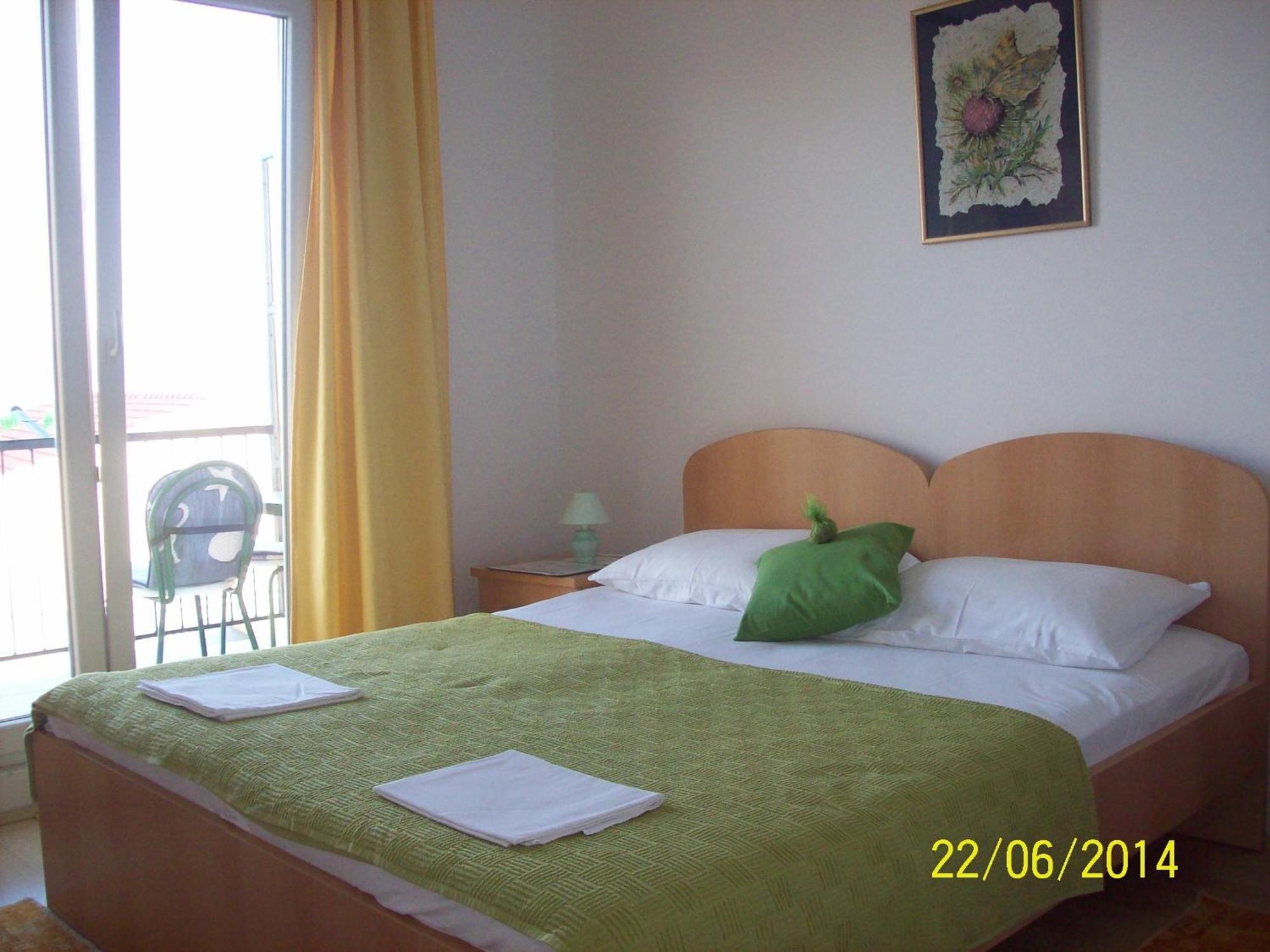 Guesthouse Podaca Exterior photo